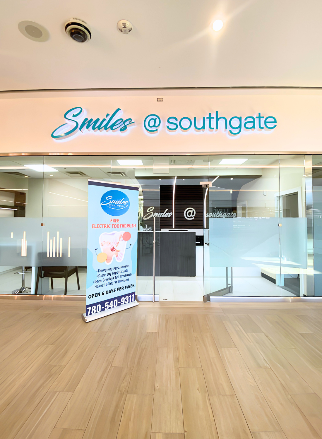 Smiles @ Southgate dental team